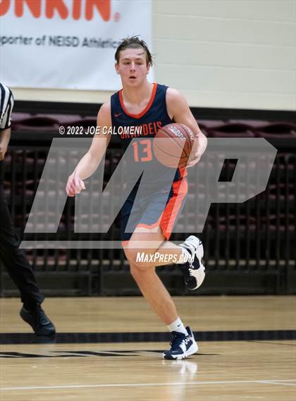 Thumbnail 3 in Lee Vs Brandeis photogallery.