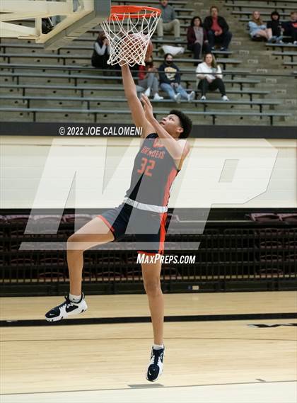 Thumbnail 2 in Lee Vs Brandeis photogallery.