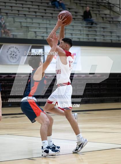 Thumbnail 3 in Lee Vs Brandeis photogallery.