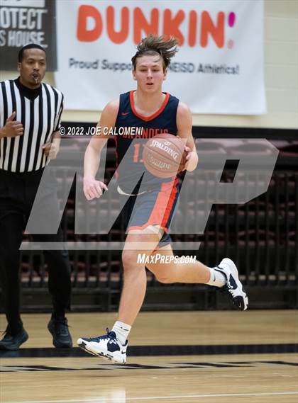 Thumbnail 2 in Lee Vs Brandeis photogallery.