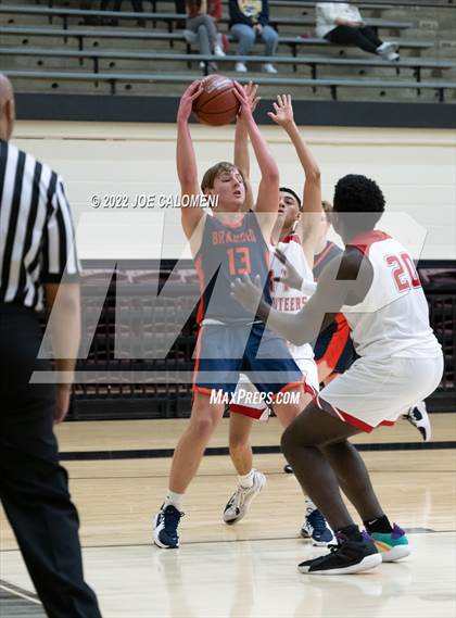 Thumbnail 3 in Lee Vs Brandeis photogallery.