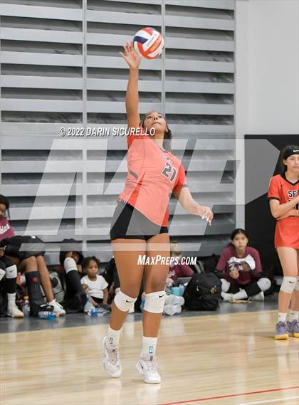 Thumbnail 2 in Santa Fe Christian vs. Paul Laurence Dunbar (Nike TOC Southwest) photogallery.