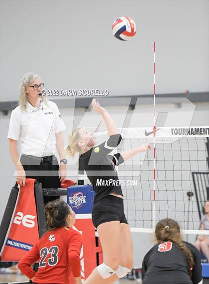 Thumbnail 3 in Santa Fe Christian vs. Paul Laurence Dunbar (Nike TOC Southwest) photogallery.