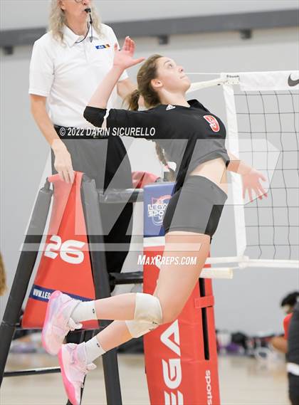 Thumbnail 3 in Santa Fe Christian vs. Paul Laurence Dunbar (Nike TOC Southwest) photogallery.
