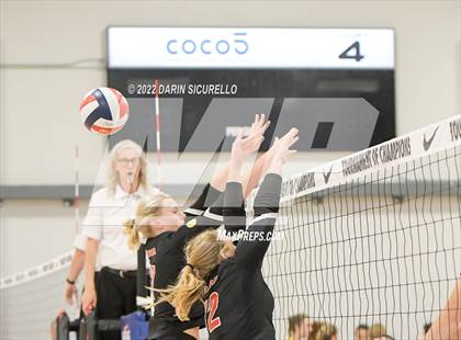 Thumbnail 2 in Santa Fe Christian vs. Paul Laurence Dunbar (Nike TOC Southwest) photogallery.
