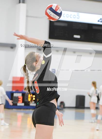 Thumbnail 1 in Santa Fe Christian vs. Paul Laurence Dunbar (Nike TOC Southwest) photogallery.