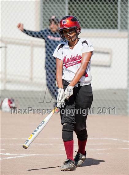 Thumbnail 2 in Beyer @ Modesto photogallery.