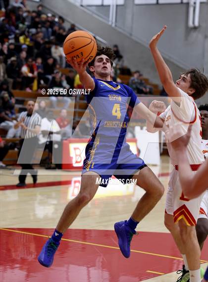 Thumbnail 2 in Ripon Christian @ Berkeley (CIF State D4 First Round) photogallery.