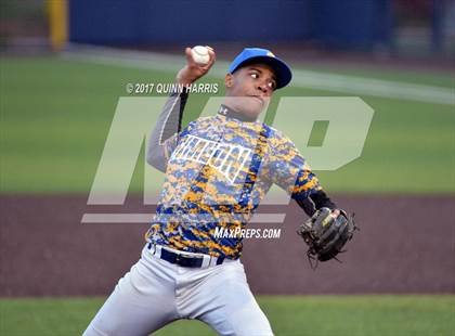 Thumbnail 2 in Solorio @ Simeon photogallery.