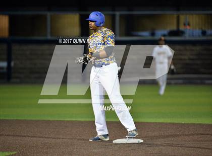 Thumbnail 2 in Solorio @ Simeon photogallery.