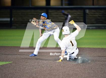 Thumbnail 2 in Solorio @ Simeon photogallery.