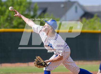 Thumbnail 1 in Hillsboro vs. Highlands Ranch (Coach Bob National Invitational) photogallery.