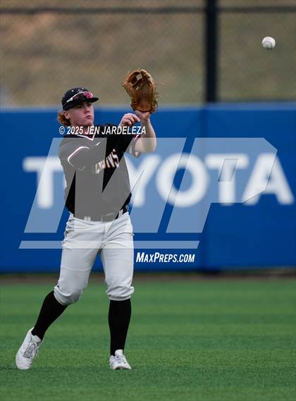 Thumbnail 3 in Windsor vs. Golden (CHSAA 4A Semifinal) photogallery.