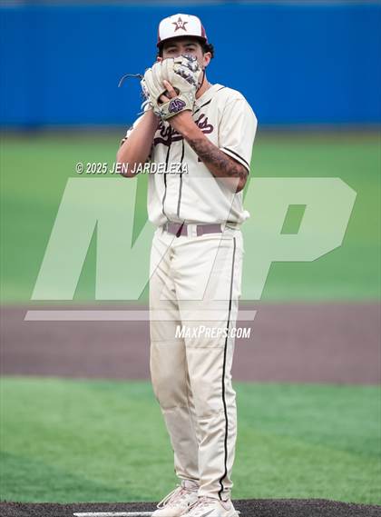 Thumbnail 2 in Windsor vs. Golden (CHSAA 4A Semifinal) photogallery.
