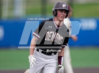 Thumbnail 3 in Windsor vs. Golden (CHSAA 4A Semifinal) photogallery.