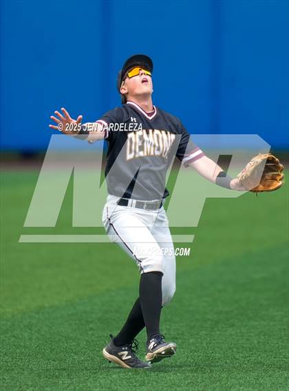 Thumbnail 3 in Windsor vs. Golden (CHSAA 4A Semifinal) photogallery.