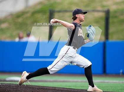Thumbnail 3 in Windsor vs. Golden (CHSAA 4A Semifinal) photogallery.