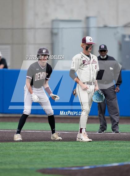 Thumbnail 2 in Windsor vs. Golden (CHSAA 4A Semifinal) photogallery.