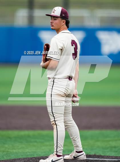 Thumbnail 3 in Windsor vs. Golden (CHSAA 4A Semifinal) photogallery.