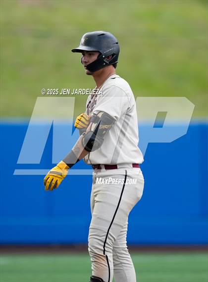 Thumbnail 3 in Windsor vs. Golden (CHSAA 4A Semifinal) photogallery.