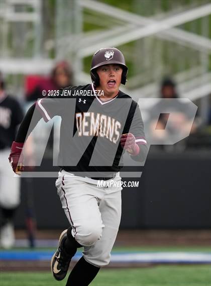 Thumbnail 2 in Windsor vs. Golden (CHSAA 4A Semifinal) photogallery.