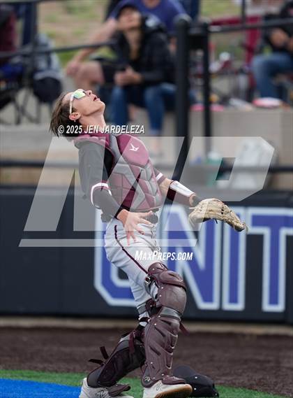 Thumbnail 3 in Windsor vs. Golden (CHSAA 4A Semifinal) photogallery.