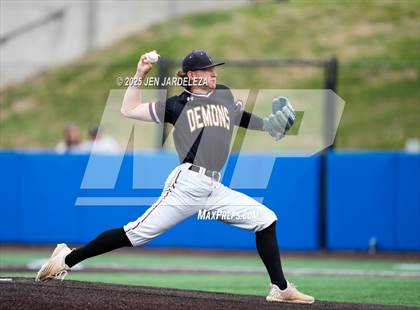 Thumbnail 2 in Windsor vs. Golden (CHSAA 4A Semifinal) photogallery.