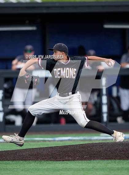 Thumbnail 1 in Windsor vs. Golden (CHSAA 4A Semifinal) photogallery.