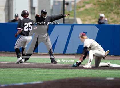 Thumbnail 1 in Windsor vs. Golden (CHSAA 4A Semifinal) photogallery.