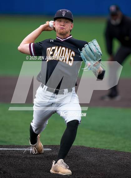 Thumbnail 2 in Windsor vs. Golden (CHSAA 4A Semifinal) photogallery.