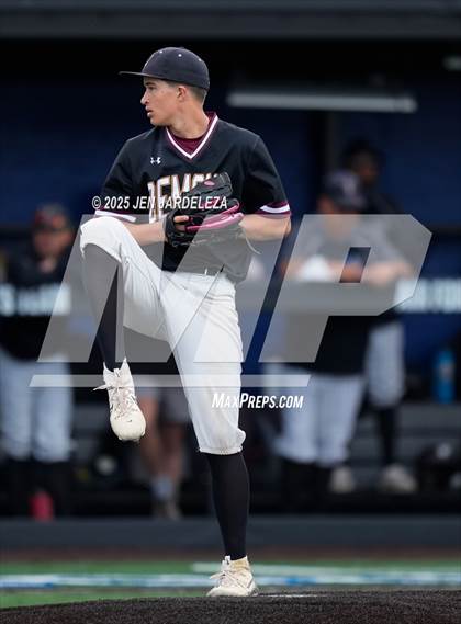 Thumbnail 1 in Windsor vs. Golden (CHSAA 4A Semifinal) photogallery.