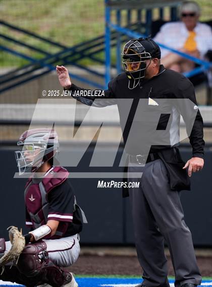 Thumbnail 1 in Windsor vs. Golden (CHSAA 4A Semifinal) photogallery.