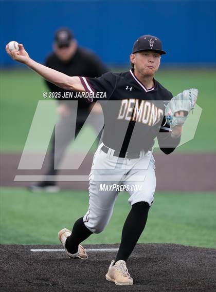 Thumbnail 2 in Windsor vs. Golden (CHSAA 4A Semifinal) photogallery.