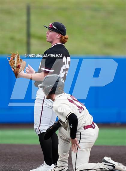 Thumbnail 1 in Windsor vs. Golden (CHSAA 4A Semifinal) photogallery.