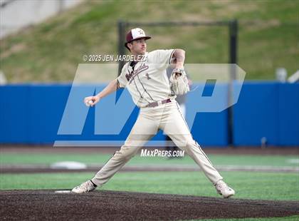 Thumbnail 2 in Windsor vs. Golden (CHSAA 4A Semifinal) photogallery.