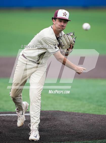 Thumbnail 3 in Windsor vs. Golden (CHSAA 4A Semifinal) photogallery.