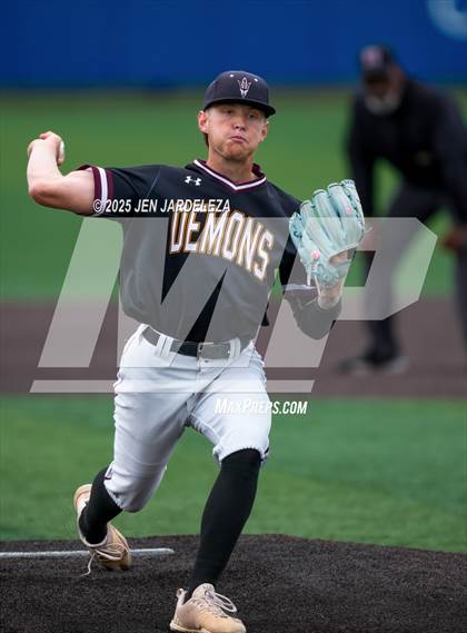 Thumbnail 3 in Windsor vs. Golden (CHSAA 4A Semifinal) photogallery.
