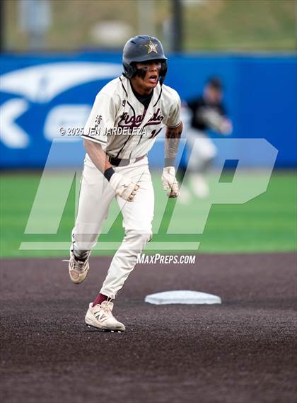Thumbnail 3 in Windsor vs. Golden (CHSAA 4A Semifinal) photogallery.
