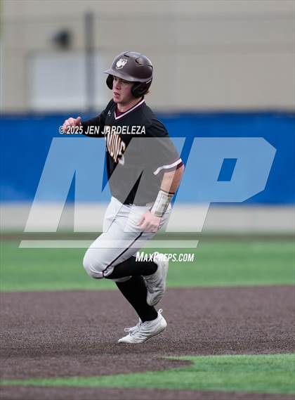 Thumbnail 2 in Windsor vs. Golden (CHSAA 4A Semifinal) photogallery.