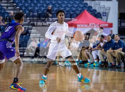 Thumbnail 2 in Garfield vs. Eastside Catholic (WIAA 3A Semifinal)  photogallery.