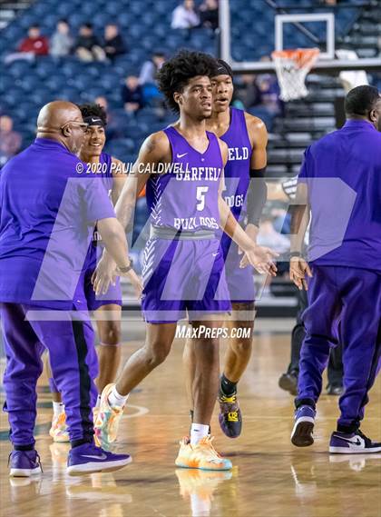 Thumbnail 3 in Garfield vs. Eastside Catholic (WIAA 3A Semifinal)  photogallery.