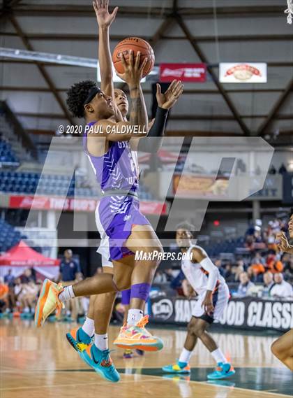 Thumbnail 1 in Garfield vs. Eastside Catholic (WIAA 3A Semifinal)  photogallery.