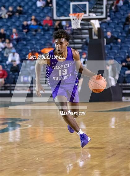 Thumbnail 3 in Garfield vs. Eastside Catholic (WIAA 3A Semifinal)  photogallery.