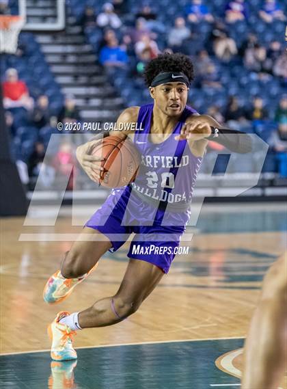 Thumbnail 3 in Garfield vs. Eastside Catholic (WIAA 3A Semifinal)  photogallery.
