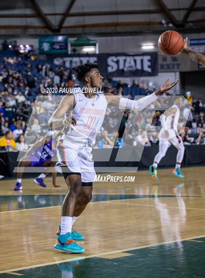 Thumbnail 1 in Garfield vs. Eastside Catholic (WIAA 3A Semifinal)  photogallery.