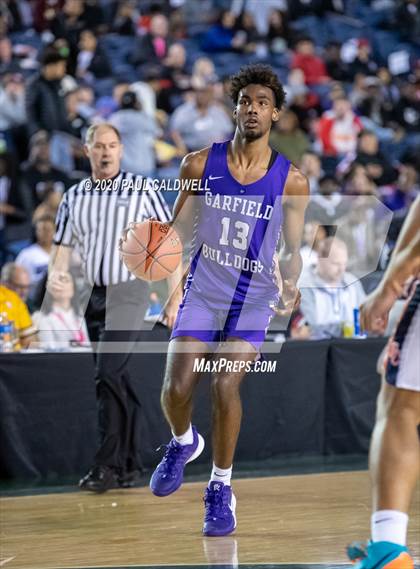 Thumbnail 3 in Garfield vs. Eastside Catholic (WIAA 3A Semifinal)  photogallery.