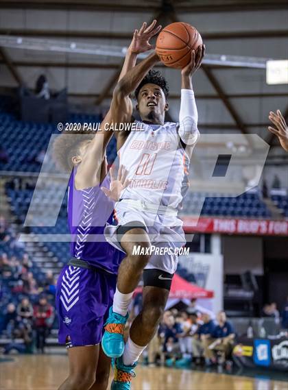 Thumbnail 3 in Garfield vs. Eastside Catholic (WIAA 3A Semifinal)  photogallery.