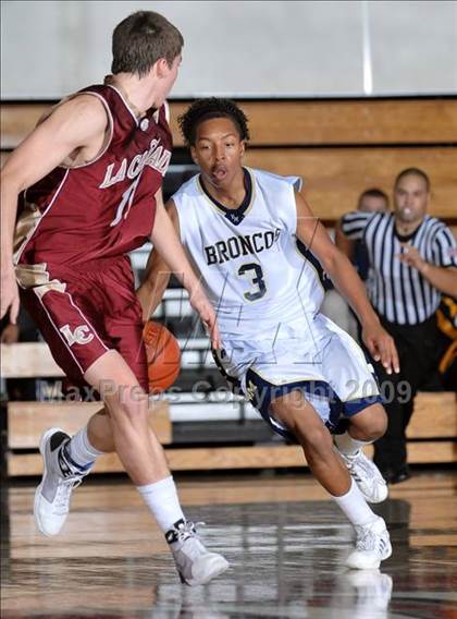 Thumbnail 2 in Vista Murrieta vs. La Canada (So Cal Shootout) photogallery.