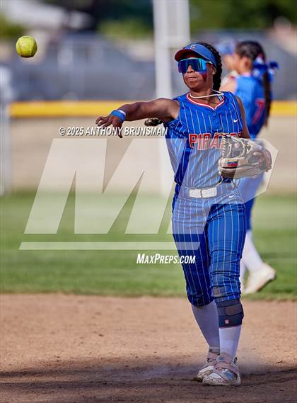 Thumbnail 2 in San Leandro @ East Nicolaus (CIF Northern Regional D4 Final) photogallery.
