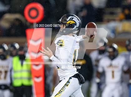 Thumbnail 2 in Liberty North vs. Christian Brothers (MSHSAA Class 6 Championship) photogallery.